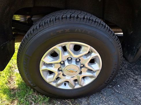 Used 2025 Chevrolet Silverado 2500 LT w/ Safety Package AWD/4WD image 7