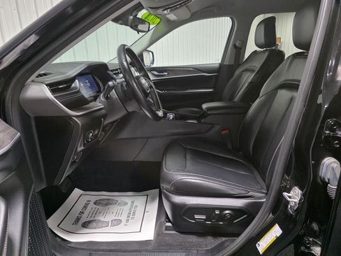 Used 2021 Jeep Grand Cherokee L Limited AWD/4WD image 9
