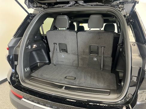 New 2025 Jeep Grand Cherokee L Laredo image 8