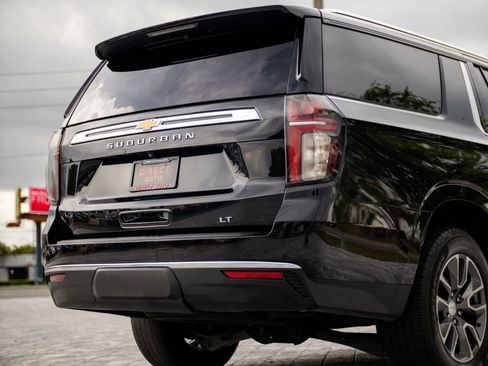 Used 2021 Chevrolet Suburban LT RWD image 13