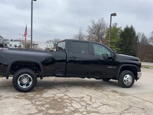New 2026 Chevrolet Silverado 3500 LT image 9