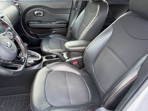 Used 2019 Kia Soul ! FWD image 10