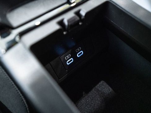 Used 2024 Toyota Prius LE image 29