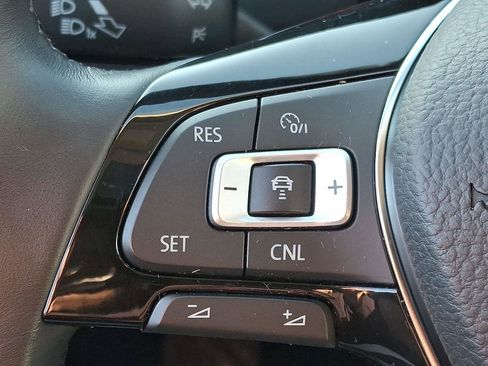 Used 2018 Volkswagen Tiguan SEL image 23