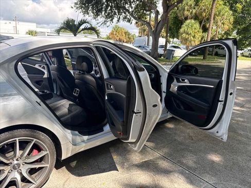 Used 2019 Genesis G70 3.3T Advanced RWD image 13