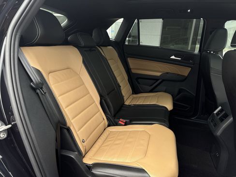 Certified 2023 Volkswagen Atlas Cross Sport SEL Premium R-Line image 28