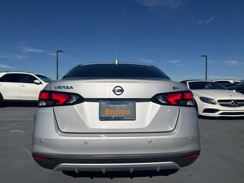 Used 2021 Nissan Versa SV image 6