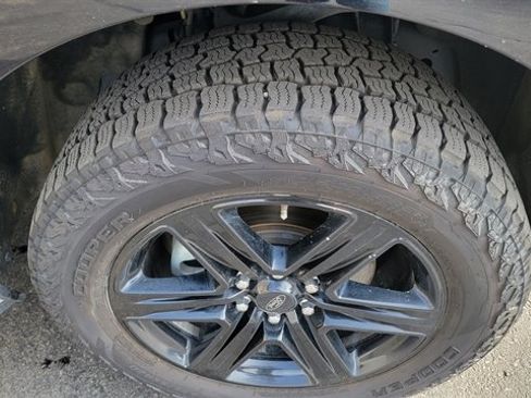 Used 2020 Ford Expedition XLT w/ Equipment Group 202A image 10