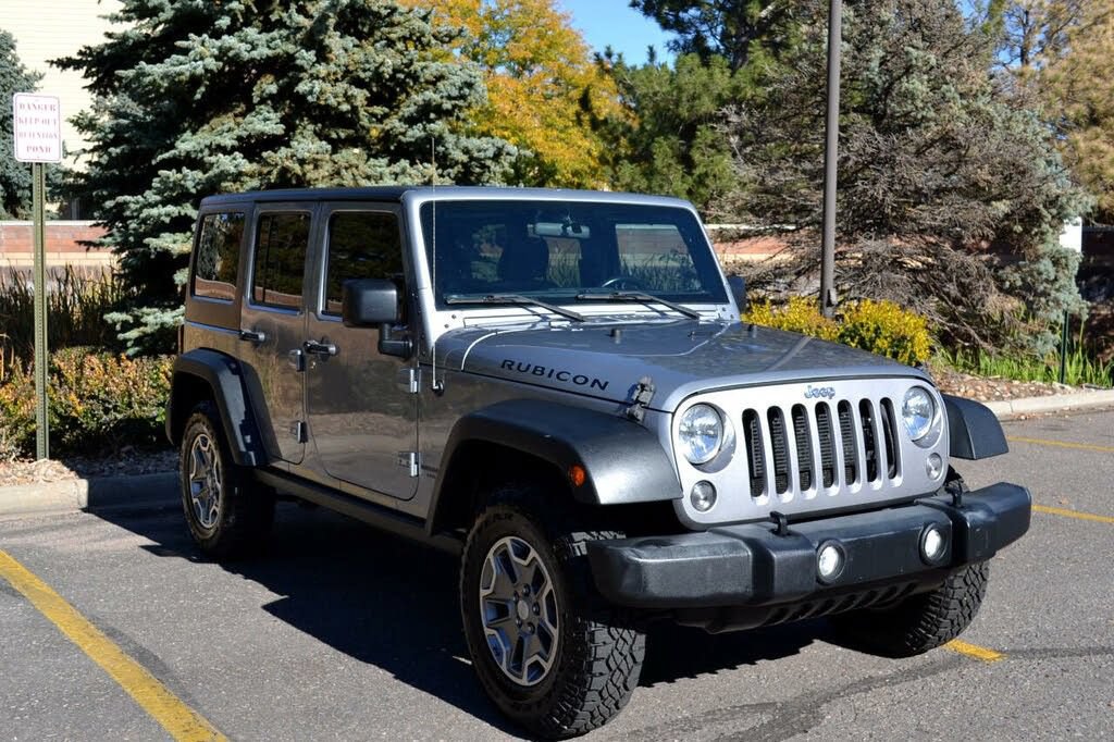 Used 2015 Jeep Wrangler Unlimited Rubicon w/ Dual Top Group AWD/4WD image 4
