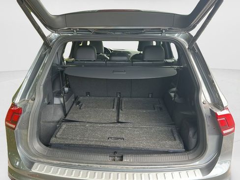 Certified 2024 Volkswagen Tiguan SE R-Line FWD image 12