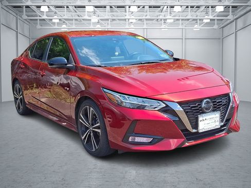 Used 2021 Nissan Sentra SR w/ Electronics Package FWD image 3