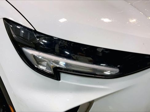 Used 2023 Buick Envision Essence image 28