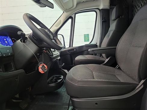 Used 2025 RAM ProMaster 2500 w/ U-Haul Equipment Group FWD image 9