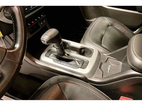 Used 2018 Chevrolet Colorado ZR2 image 18