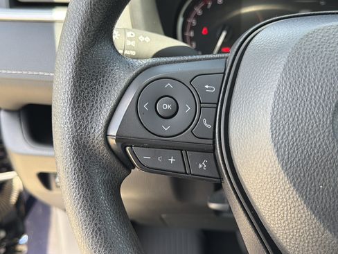 Used 2025 Toyota RAV4 XLE FWD image 24