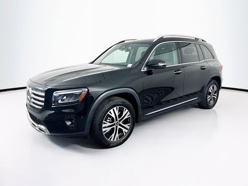 Used 2024 Mercedes-Benz GLB 250 image 3