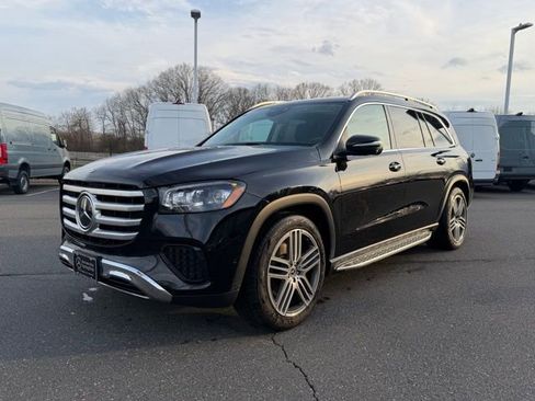 Used 2026 Mercedes-Benz GLS 450 4MATIC image 3