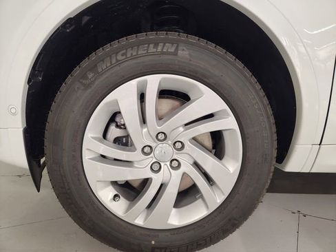 New 2025 Land Rover Discovery Sport S AWD/4WD image 8