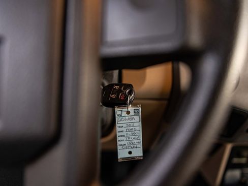 Used 2011 Ford F350 XLT w/ Camper Pkg image 22