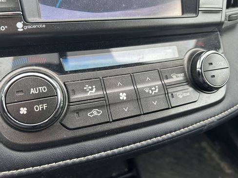 Used 2014 Toyota RAV4 XLE image 24