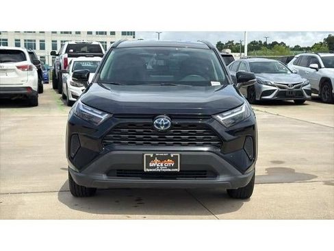 Certified 2022 Toyota RAV4 XLE AWD/4WD image 8