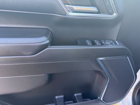 Used 2024 Chevrolet Silverado 1500 LT image 14