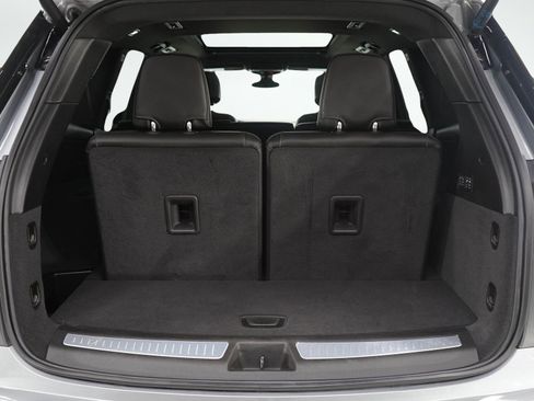 Used 2025 Cadillac XT6 Sport image 16