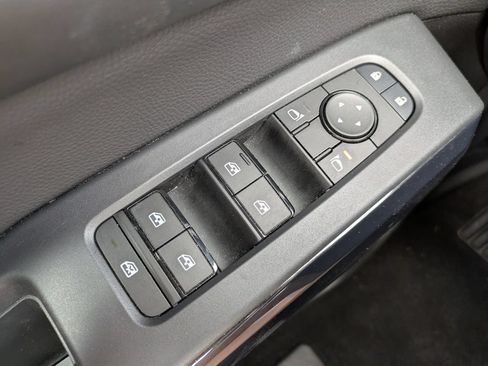 Certified 2025 Nissan Pathfinder SV AWD/4WD image 23