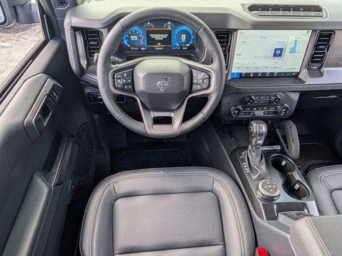 New 2025 Ford Bronco Badlands image 7