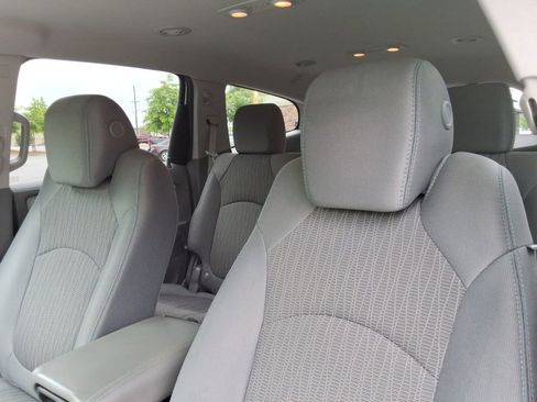 Used 2017 Chevrolet Traverse LS AWD/4WD image 23