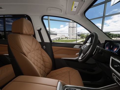 Used 2026 BMW X7 xDrive40i w/ Premium Package image 36