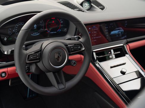 New 2026 Porsche Panamera Turbo image 21