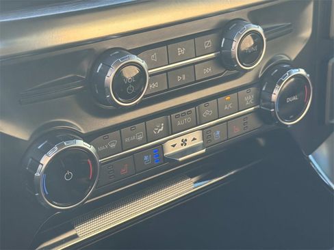 Used 2022 Ford F150 Lariat image 25