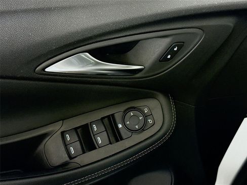 Used 2025 Buick Encore GX Preferred image 11