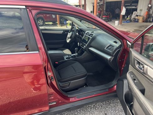 Used 2019 Subaru Outback 2.5i Premium AWD/4WD image 16