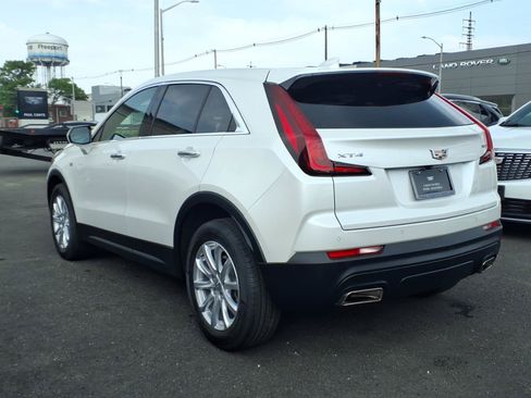 Certified 2023 Cadillac XT4 Luxury w/ Cold Weather Package FWD image 7