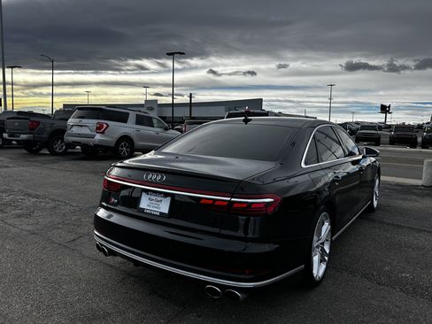 Used 2020 Audi S8 L image 5