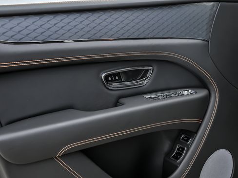 New 2026 Bentley Bentayga AWD/4WD image 22