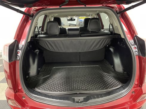 Used 2018 Toyota RAV4 Limited AWD/4WD image 18