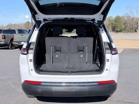 Used 2025 Jeep Grand Cherokee L Laredo w/ Luxury Tech Group I image 9