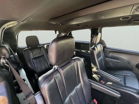 Used 2017 Dodge Grand Caravan GT FWD image 17