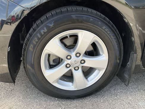 Used 2015 Toyota Sienna LE FWD image 11