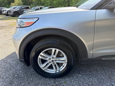 Used 2024 Ford Explorer XLT AWD/4WD image 6