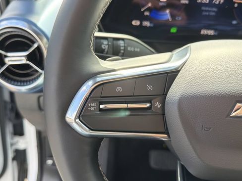 Certified 2025 Chevrolet Equinox EV LT w/ Convenience Package FWD image 21