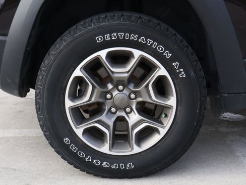 Used 2021 Jeep Cherokee Trailhawk w/ Trailer Tow Group image 8