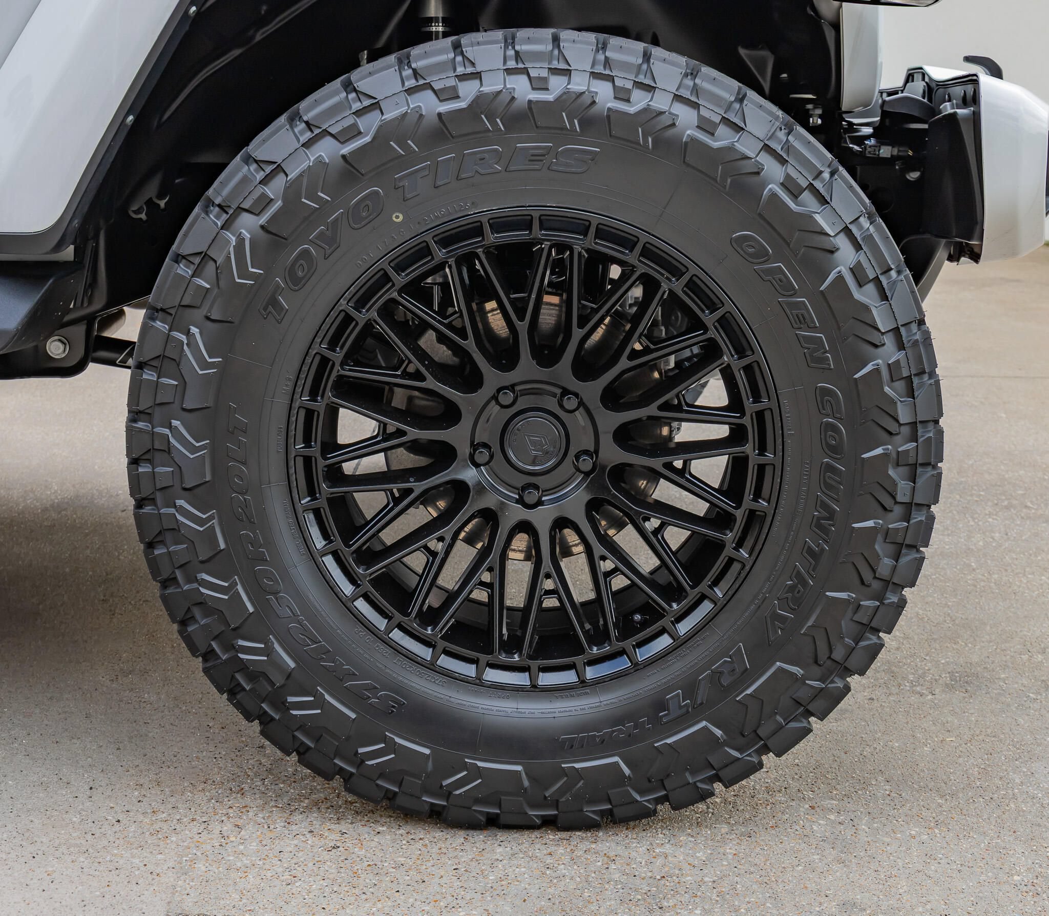 Used 2022 Jeep Wrangler Unlimited Sahara AWD/4WD image 12