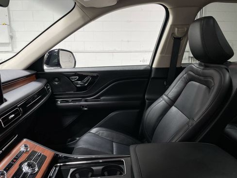 Used 2024 Lincoln Aviator Reserve w/ Equipment Group 201A AWD/4WD image 13