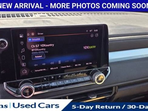Used 2023 Chevrolet Colorado LT w/ LT Convenience Package III AWD/4WD image 14