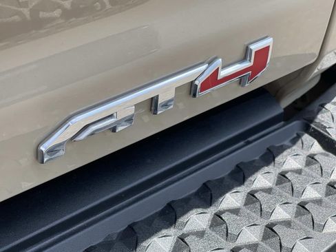 Used 2024 GMC Canyon AT4 AWD/4WD image 7