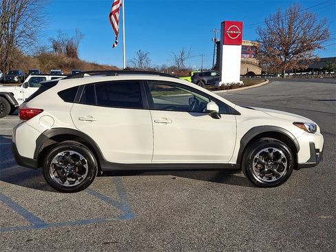 Used 2023 Subaru Crosstrek 2.0i Premium image 7